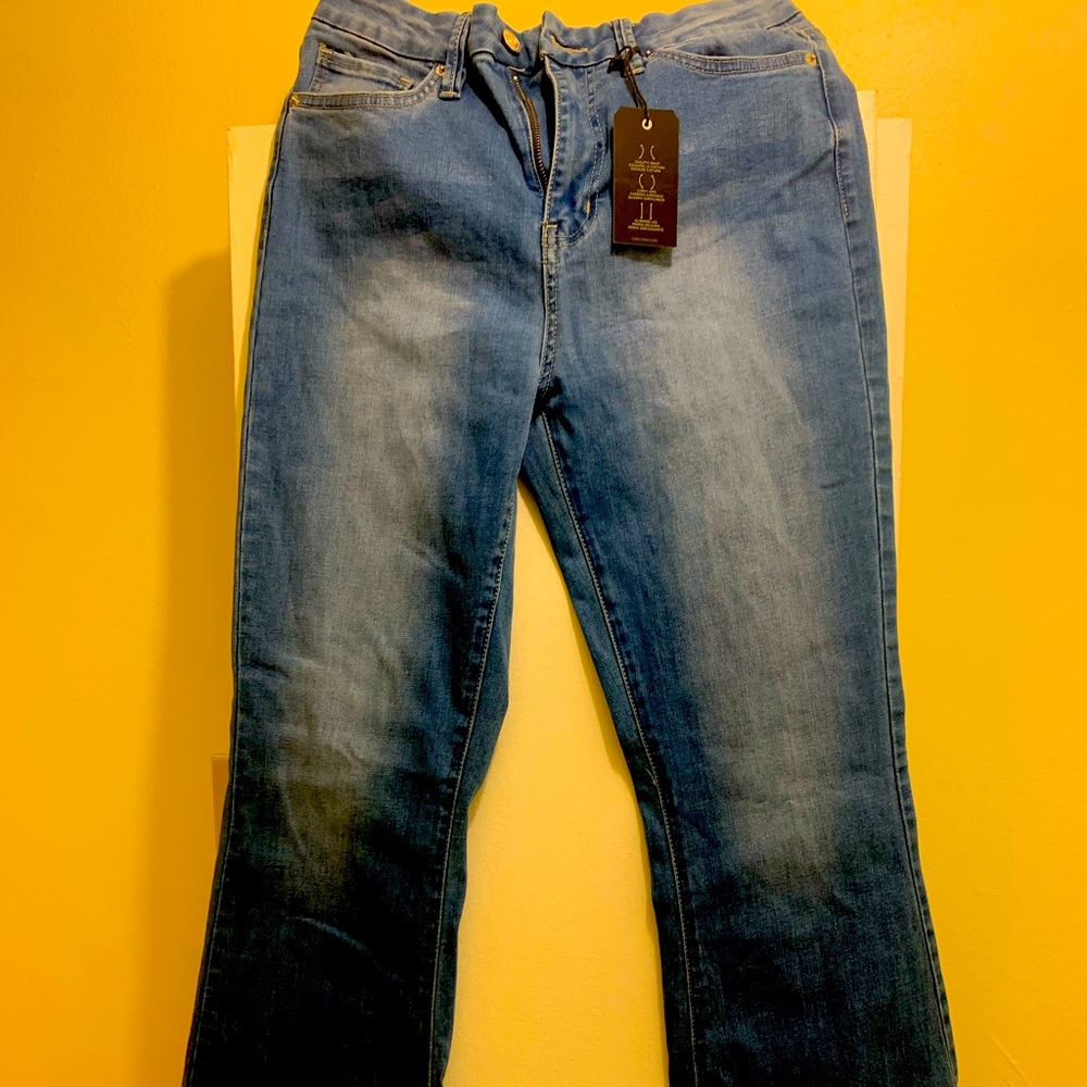 Women’s forever 21 jeans.